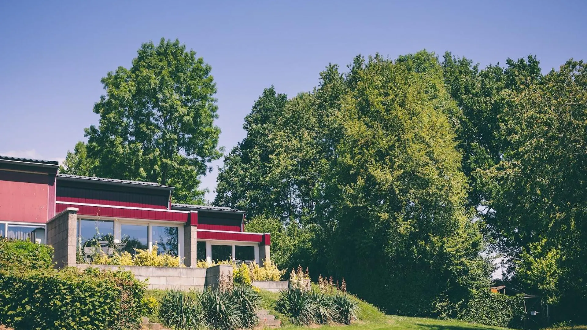 Nice Bungalow With Sauna And Bubble Bath, On A Holiday Park, 4 Km Valkenburg location
