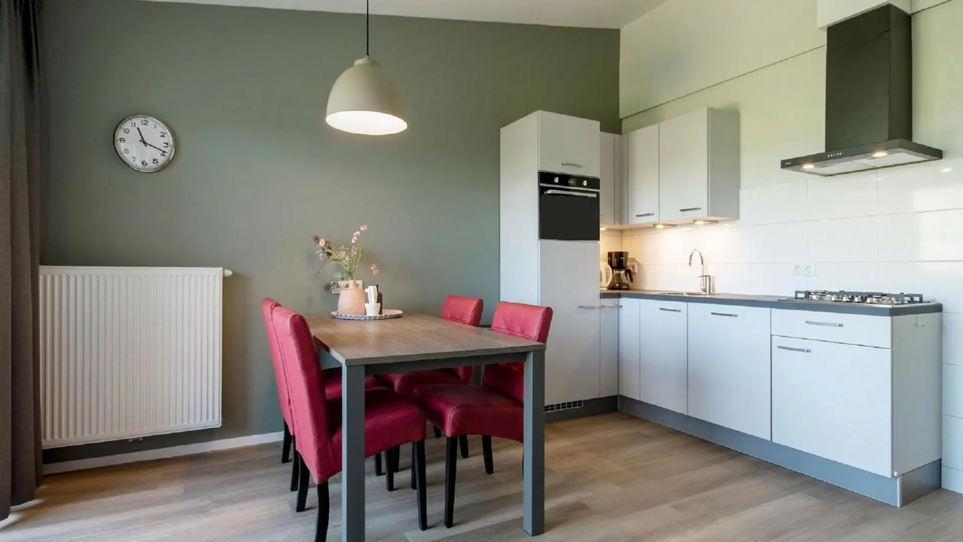 Nice Bungalow With Sauna And Bubble Bath, On A Holiday Park, 4 Km Valkenburg Walem 0*,  Netherlands